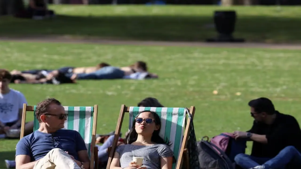 تحذيرات علمية من عودة ظاهرة النينيو وتوقعات بارتفاع درجات الحرارة في بريطانيا